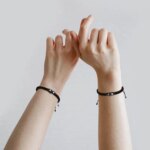 ⁦צמידי אהבה לזוגות – אות לבחירה⁩ – תמונה ⁦2⁩